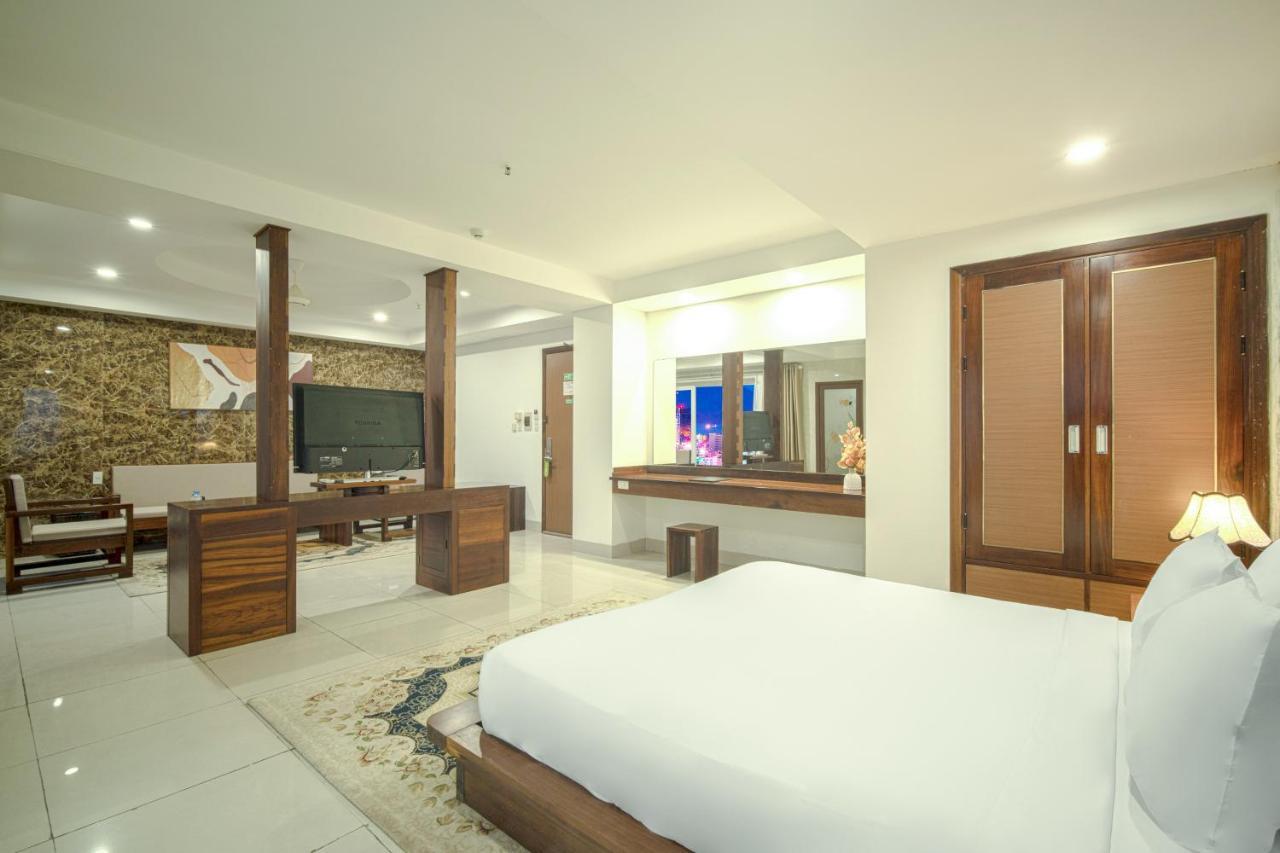 Emerald Boutique Hotel Danang Esterno foto
